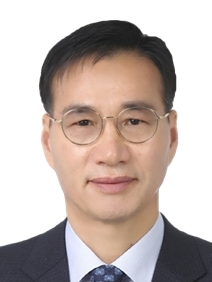 이충우